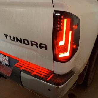Задние фонари Toyota Tundra 2014+